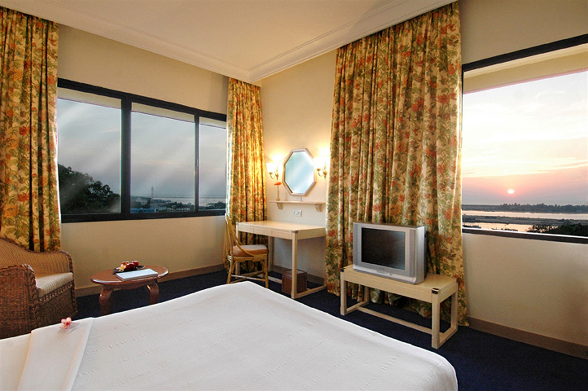 Vivanta Mangalore Oldport Road - Formerly Known As Taj Manjarun Bilik gambar